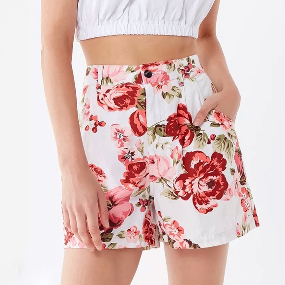 URBAN OUTFITTERS LAURA ASHLEY EXCLUSIVE CARRIE FLORAL HIGH RISE SHORTS U… - Picture 9 of 16